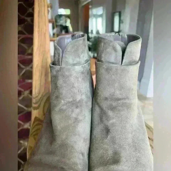 Sesto Meucci Italian ladies Booties. Gray Suede Size 10. Excellent condition. - Picture 3 of 11